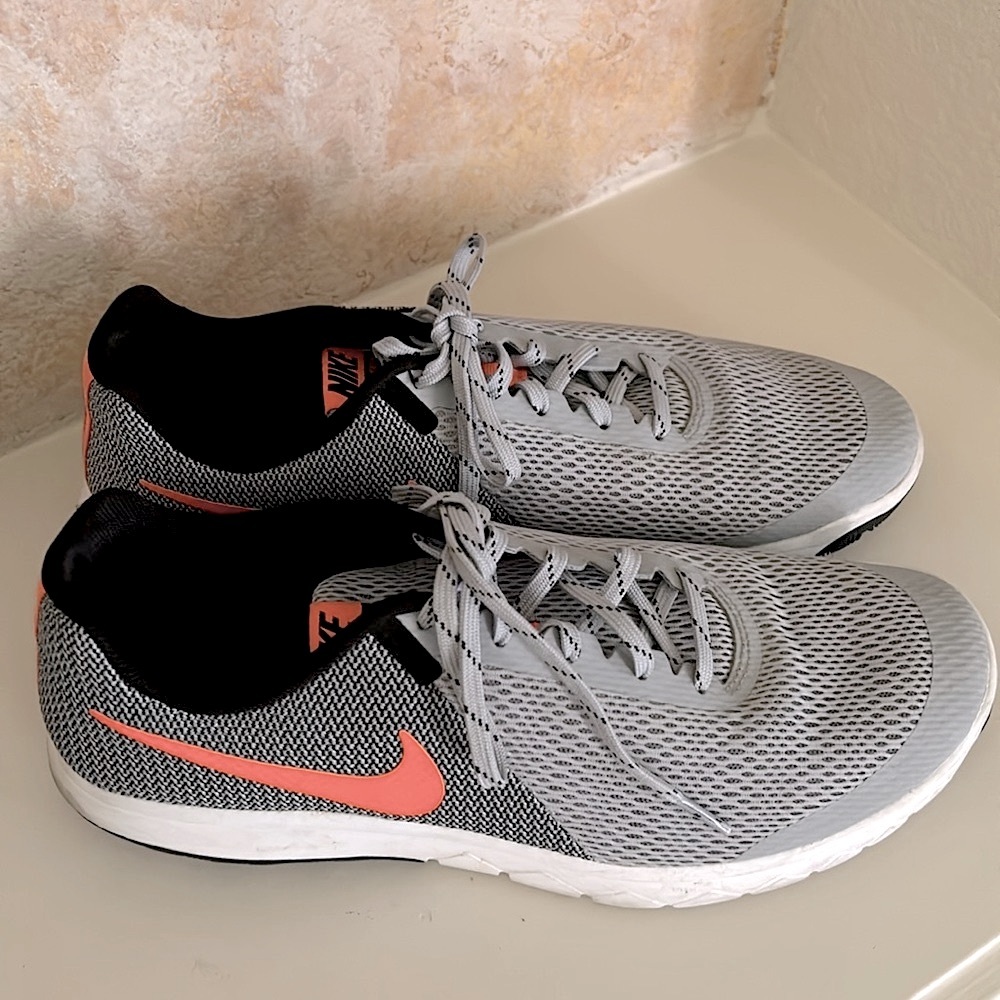 Nike Mens Flex Experience Sneaker Running Lace Up Grey Mesh Size 11 Orange